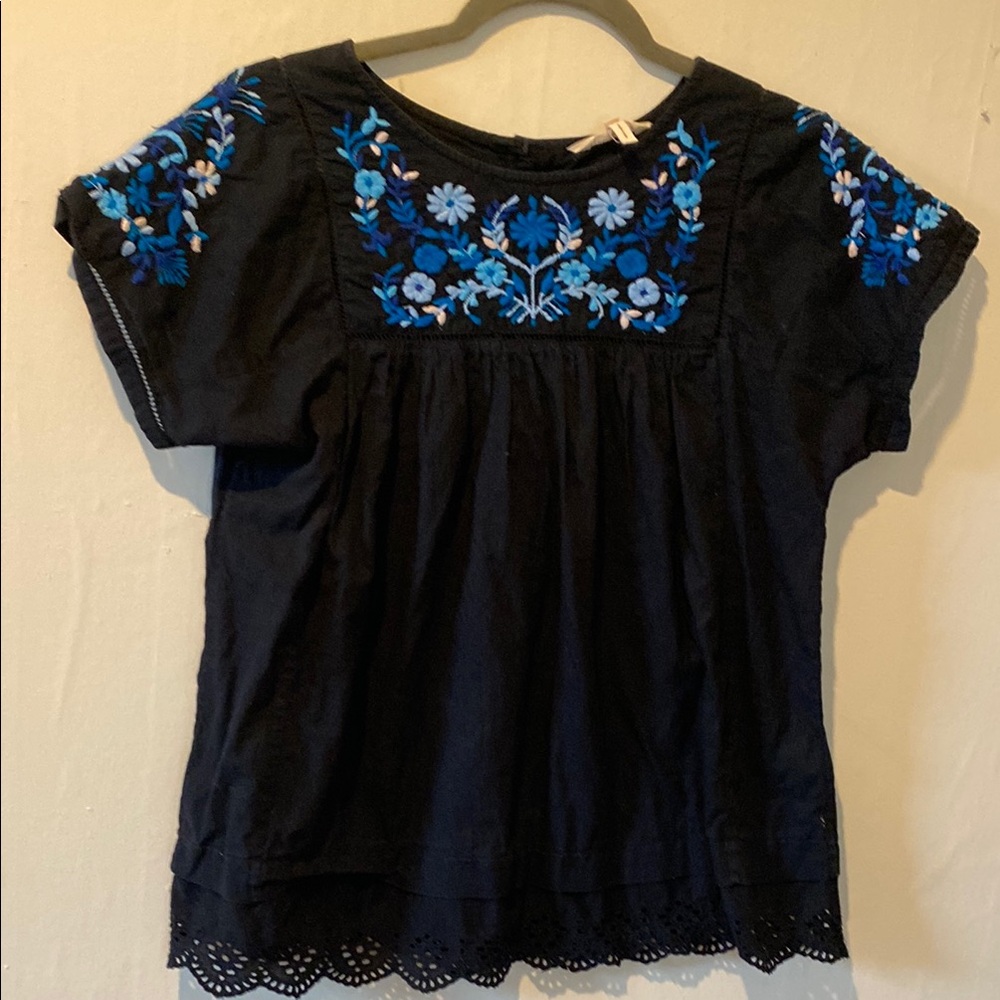 Black cotton top with embroidery